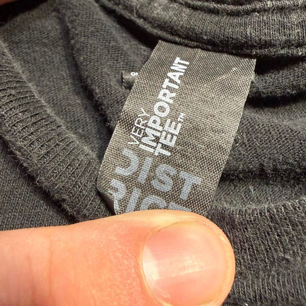 District Men's Black and Grey T-shirt - Picture 2 of 6